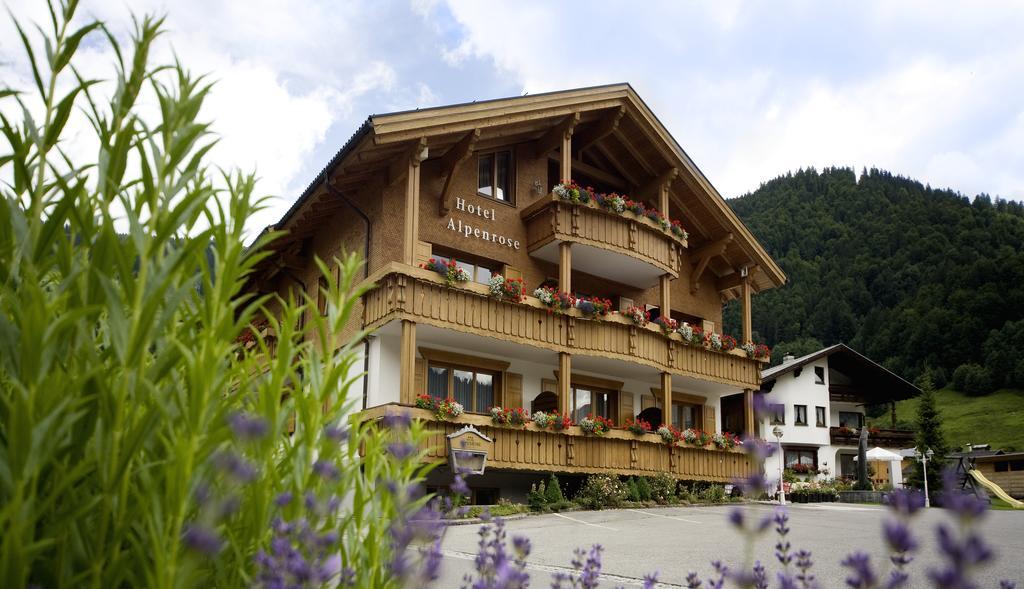 Alpenrose Hotel 4*